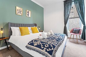 Edinburgh City Centre 2BR Apartment