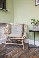 Modern - 2BR Flat Near Easter Road Stadium