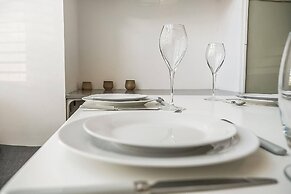 Modern - 2BR Flat Near Easter Road Stadium