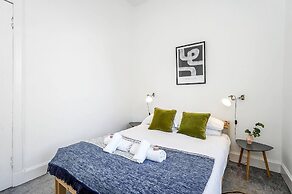 Modern - 2BR Flat Near Easter Road Stadium