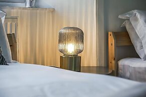 Modern - 2BR Flat Near Easter Road Stadium