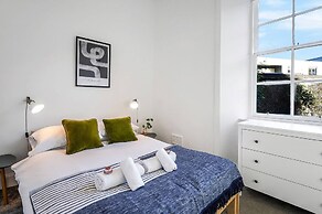 Modern - 2BR Flat Near Easter Road Stadium