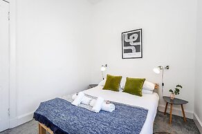 Modern - 2BR Flat Near Easter Road Stadium