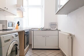 Welcoming 3BR Apt Steps From Belvedere