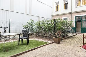 Welcoming 3BR Apt Steps From Belvedere