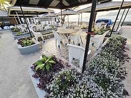 RUSTY ROCK BEACH RESORT & SPA