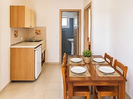 Agnes Beach Hotel Apartments