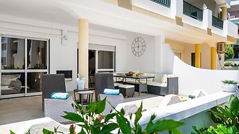 Lounge Garden Apartment