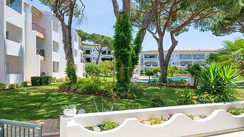 Lounge Garden Apartment