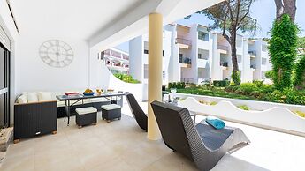 Lounge Garden Apartment