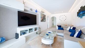 Lounge Garden Apartment