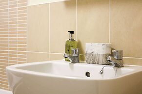 Spacious 5-bed Contractor House - Parking Wi-fi