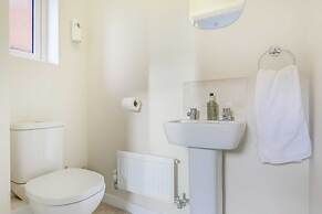 Spacious 5-bed Contractor House - Parking Wi-fi