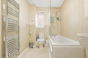 Spacious 5-bed Contractor House - Parking Wi-fi