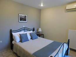 Vassia Holiday Home's