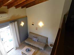 Vassia Holiday Home's