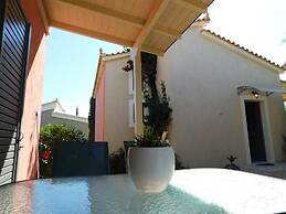 Vassia Holiday Home's