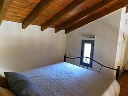 Vassia Holiday Home's