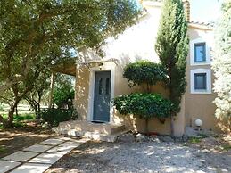 Vassia Holiday Home's