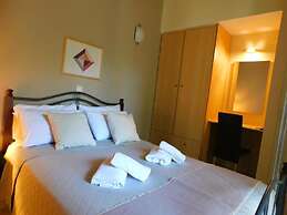 Vassia Holiday Home's