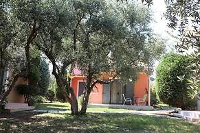 Vassia Holiday Home's