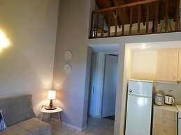 Vassia Holiday Home's