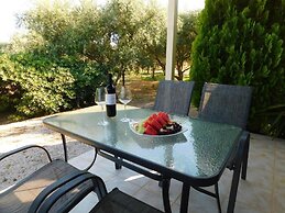 Vassia Holiday Home's