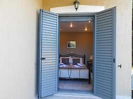 Vassia Holiday Home's
