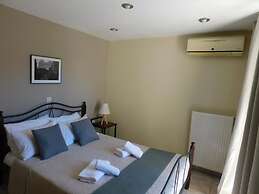 Vassia Holiday Home's