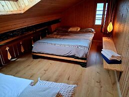 Lake View Chalet , Därligen