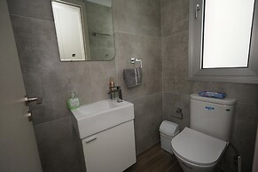 Larnaca Salt Lake Gem Airy 2 Bdrm Apartment