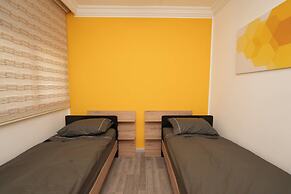 The Yellow Apartment Badaro 3 Bdrm 24 7 Electric
