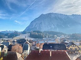 Grimming View I