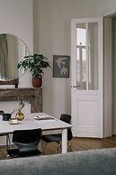 A Place - Schuttershofstraat 1