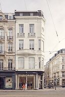 A Place - Schuttershofstraat 1