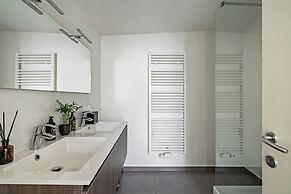 A Place - Schuttershofstraat 1