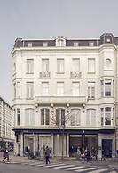 A Place - Schuttershofstraat 1