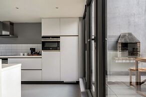 A Place - Schuttershofstraat 5