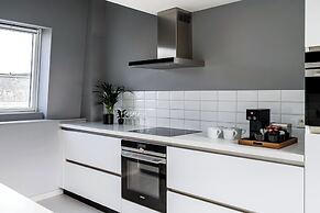 A Place - Schuttershofstraat 5