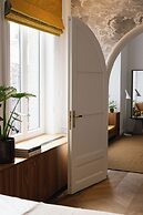 A Place - Schuttershofstraat 55