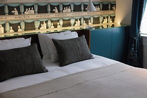 A Place - Schuttershofstraat 55