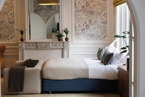 A Place - Schuttershofstraat 55