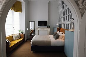 A Place - Schuttershofstraat 55