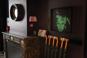 A Place - Schuttershofstraat 55