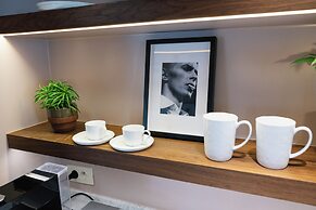 A Place - Schuttershofstraat 55