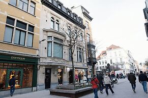 A Place - Schuttershofstraat 55