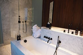 A Place - Schuttershofstraat 55
