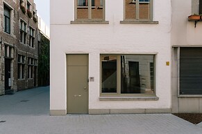 A Place - Leeuwenstraat 15