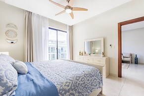Stylish 1BR Apartment – Pool Access, Close to Beach