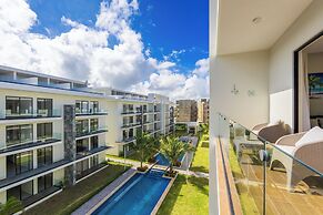 Stylish 1BR Apartment – Pool Access, Close to Beach